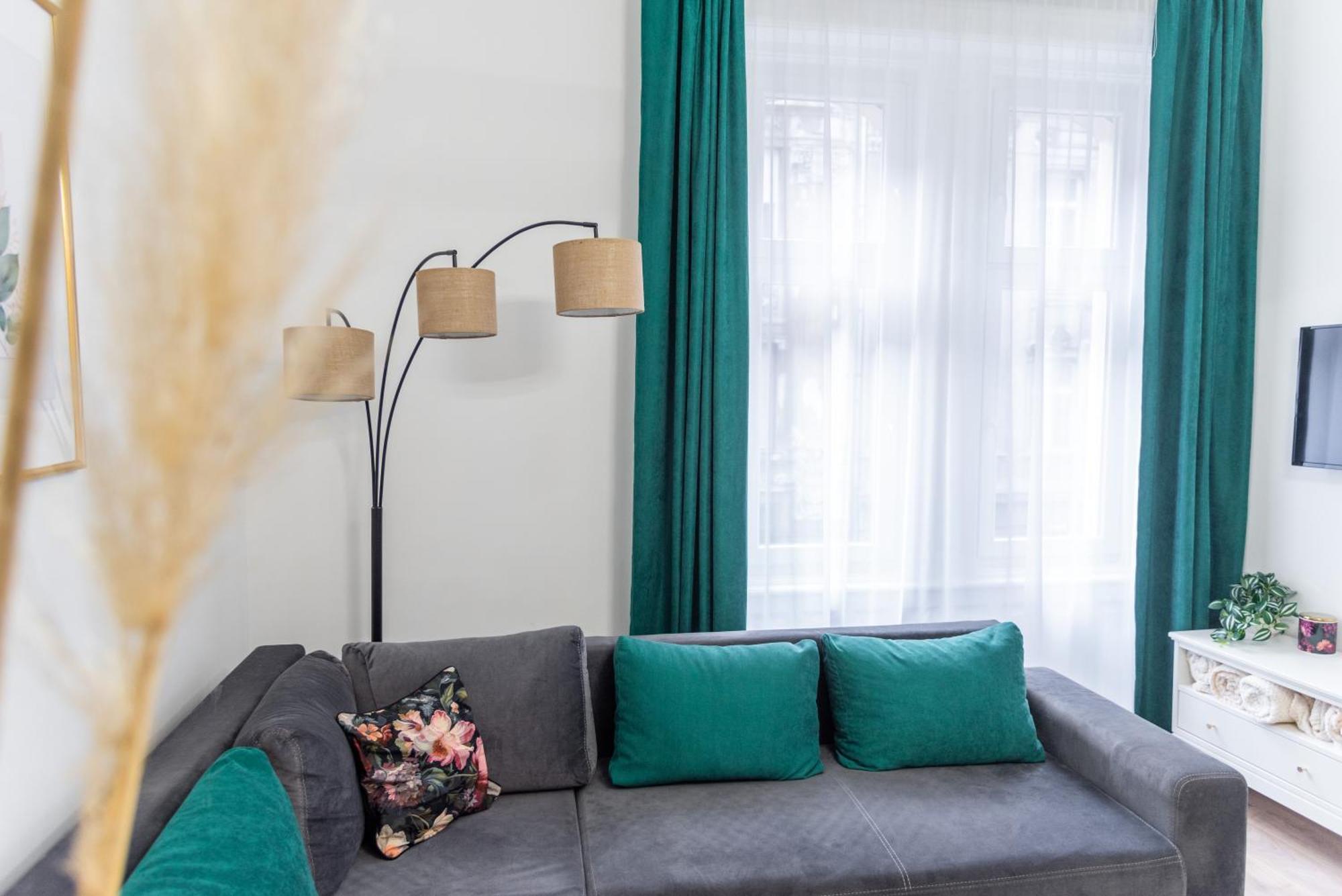 Apartment Rose-modern, Central, Quiet, Heroes' Square *