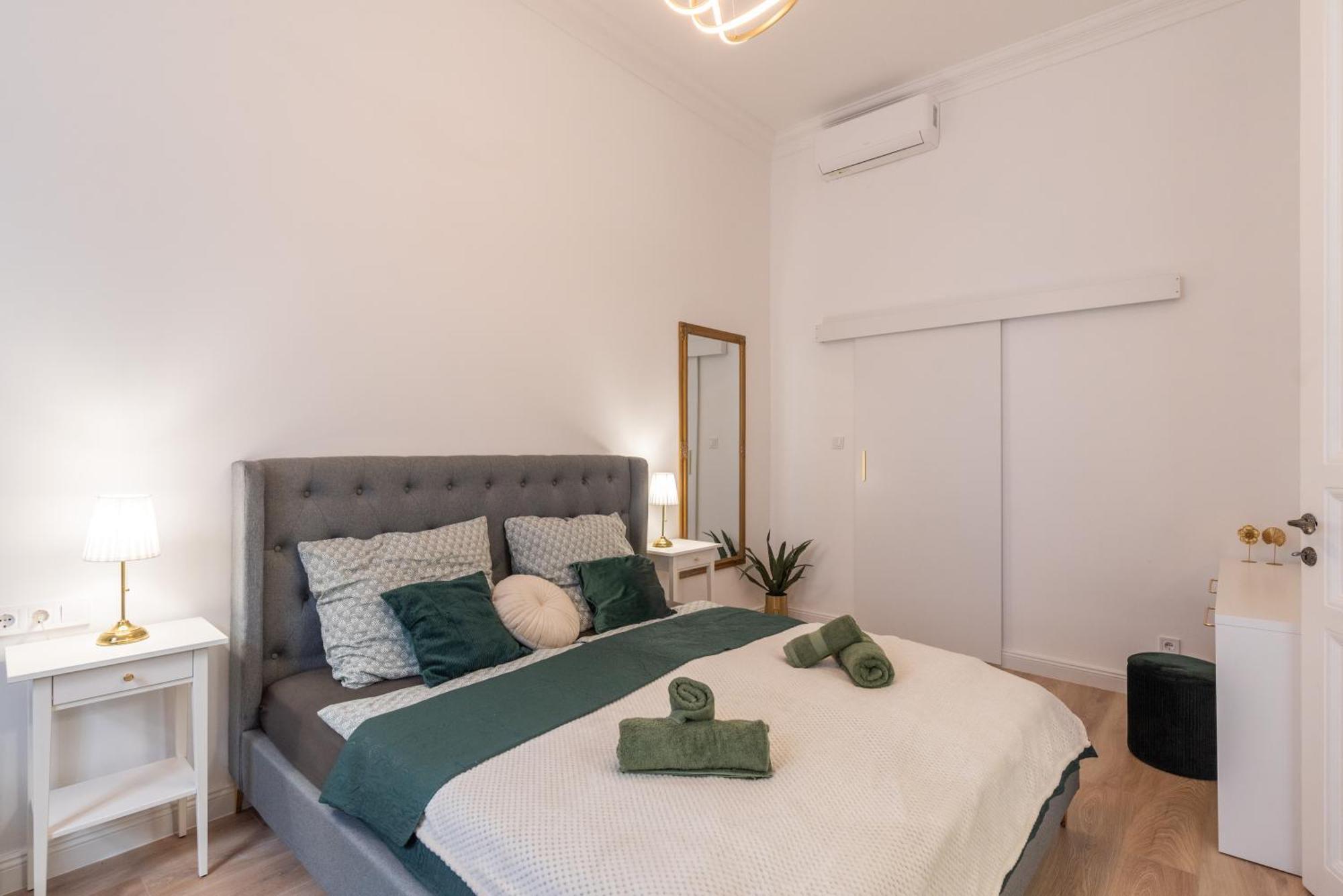 Apartment Rose-modern, Central, Quiet, Heroes' Square Budapest