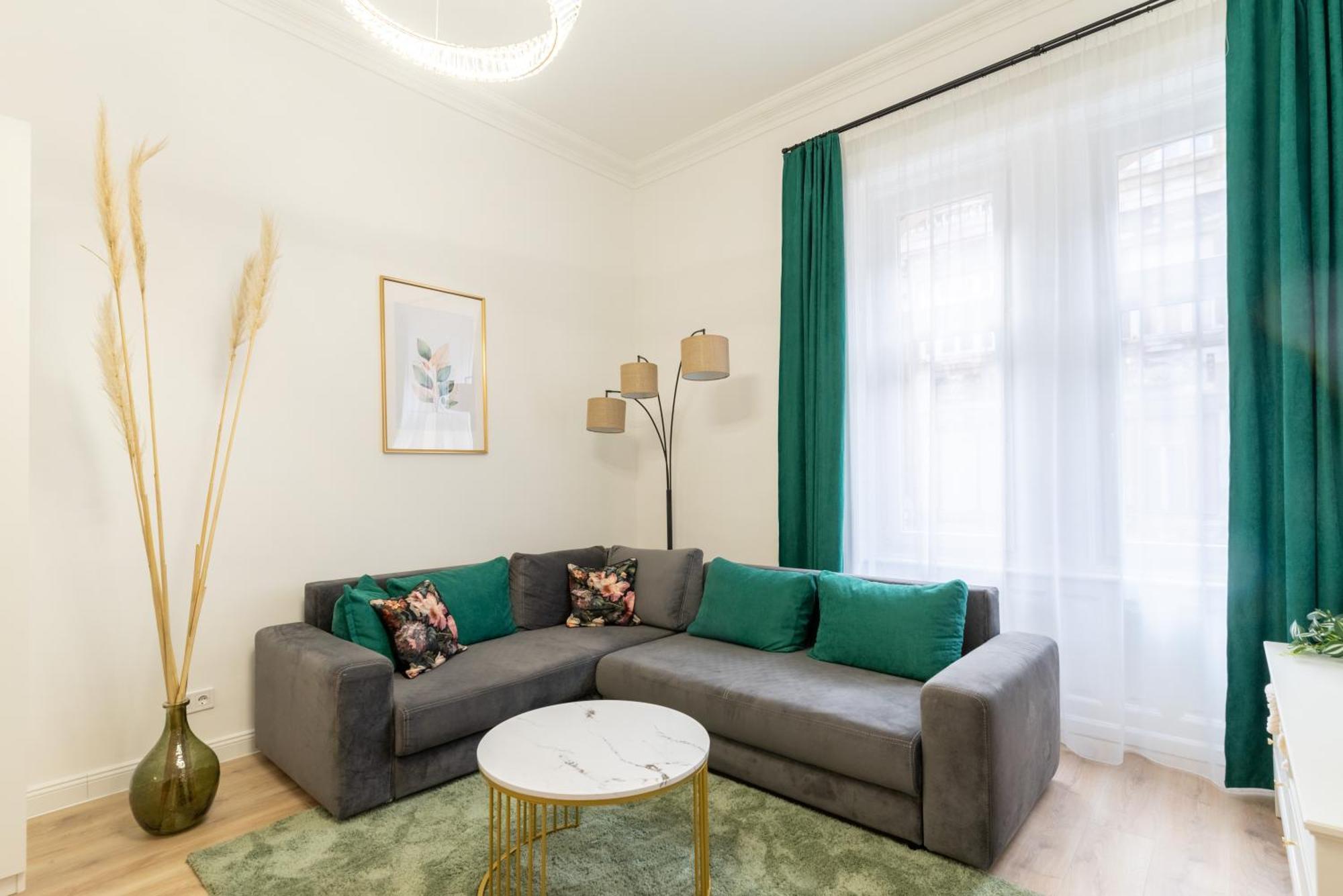 Apartment Rose-modern, Central, Quiet, Heroes' Square *